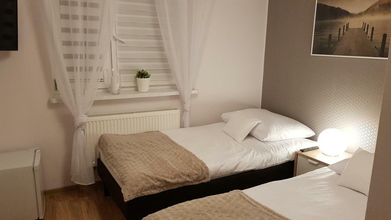 Pokoje Goscinne Venezia Czaplinek Exterior foto