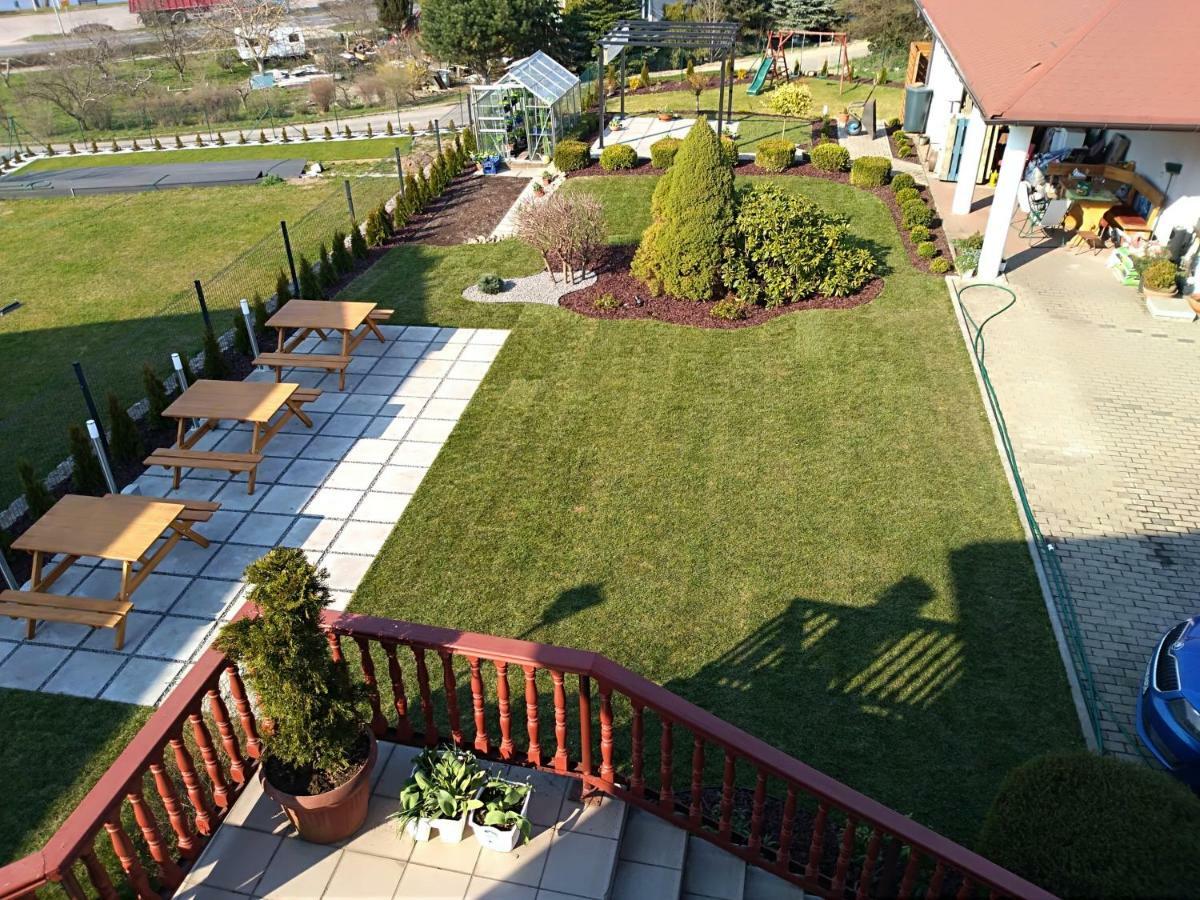 Pokoje Goscinne Venezia Czaplinek Exterior foto